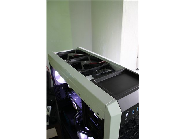 Außen 6... Verdeck für Lüfter vom Radiator Offen (2x140mm)...