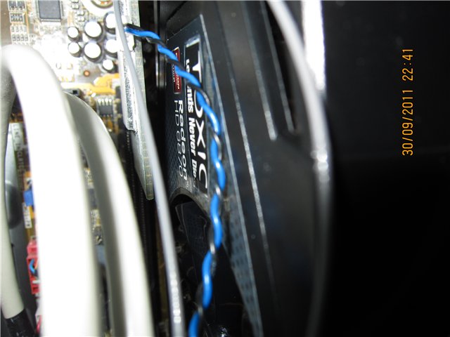 HD6870 Toxic =)